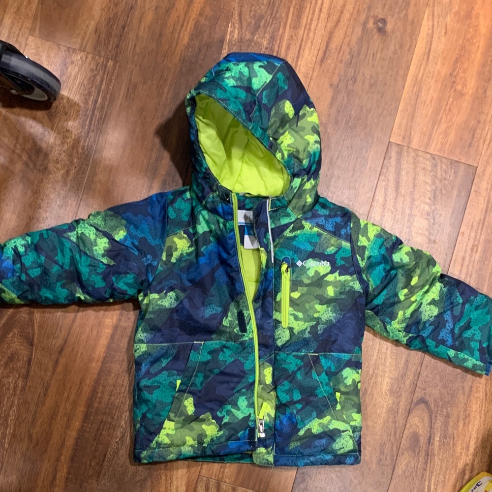 4T Columbia Green and Navy Camo Kids Hooded Puffer Jacket
